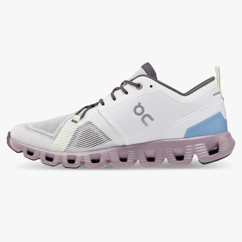 Stylish On Cloud Women's Cloud X 3 Shift-White | Heron