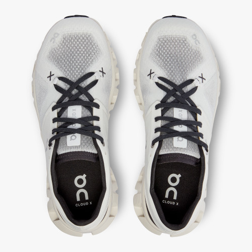 Stylish On Cloud Women's Cloud X 3-White | Black