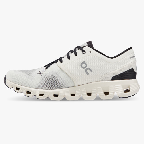 Stylish On Cloud Women's Cloud X 3-White | Black