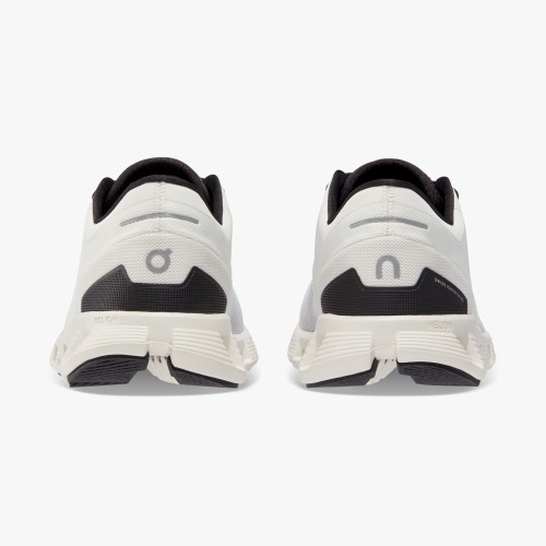 Stylish On Cloud Women's Cloud X 3-White | Black