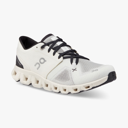 Stylish On Cloud Women's Cloud X 3-White | Black